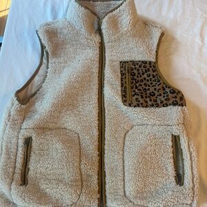 Altar'd State Vest Sherpa Women Teen Medium Leopard Print Lined Pockets